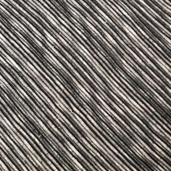 🌸 Off the shoulder stripped shirt 2/20$ - Picture 2 of 2